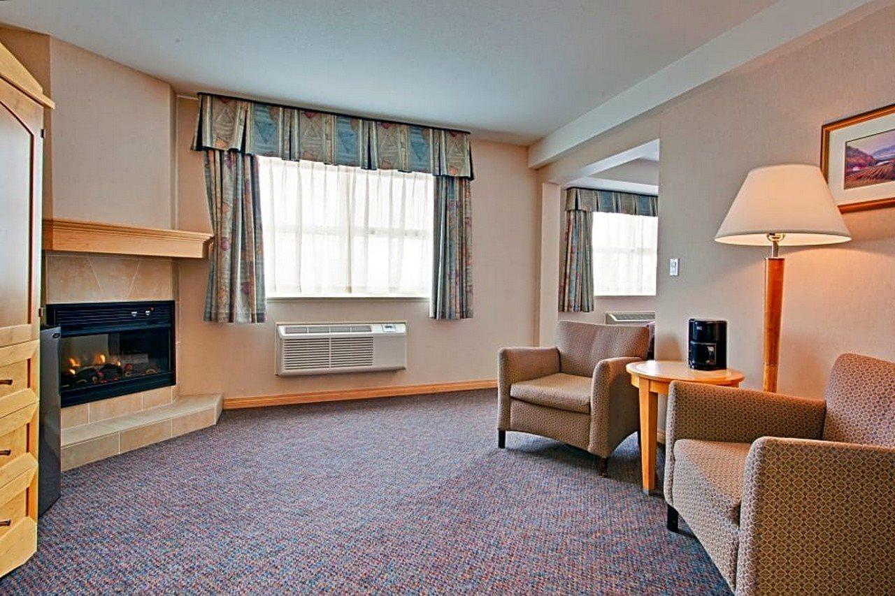 Doubletree By Hilton West Kelowna Exteriör bild