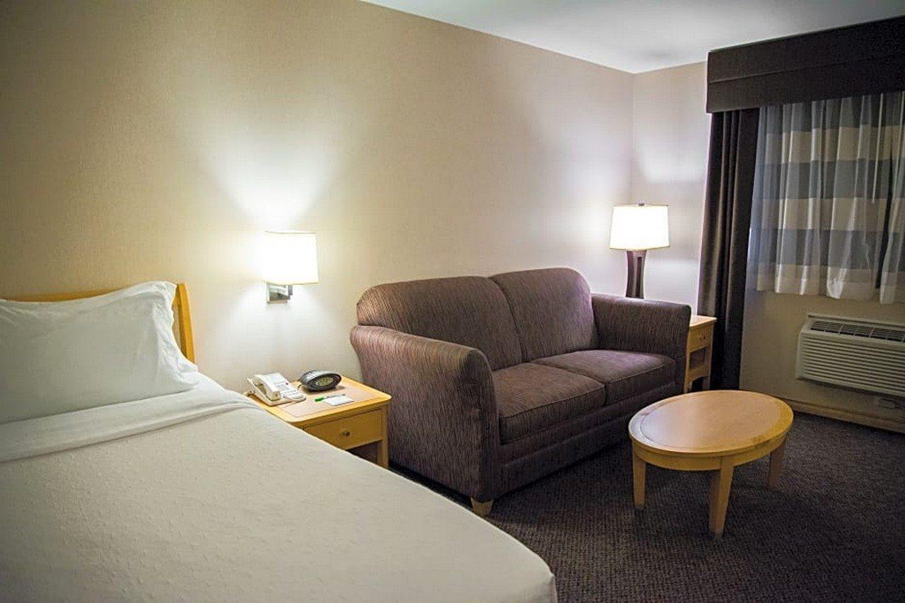 Doubletree By Hilton West Kelowna Exteriör bild