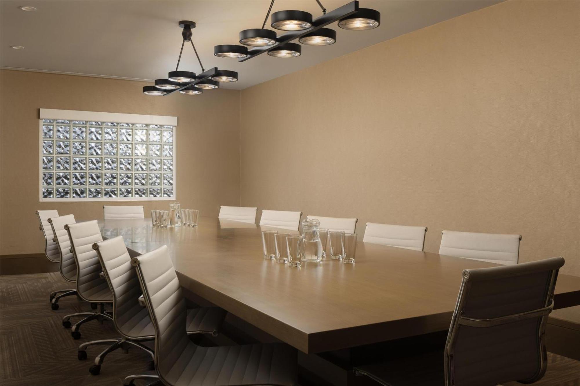 Doubletree By Hilton West Kelowna Exteriör bild