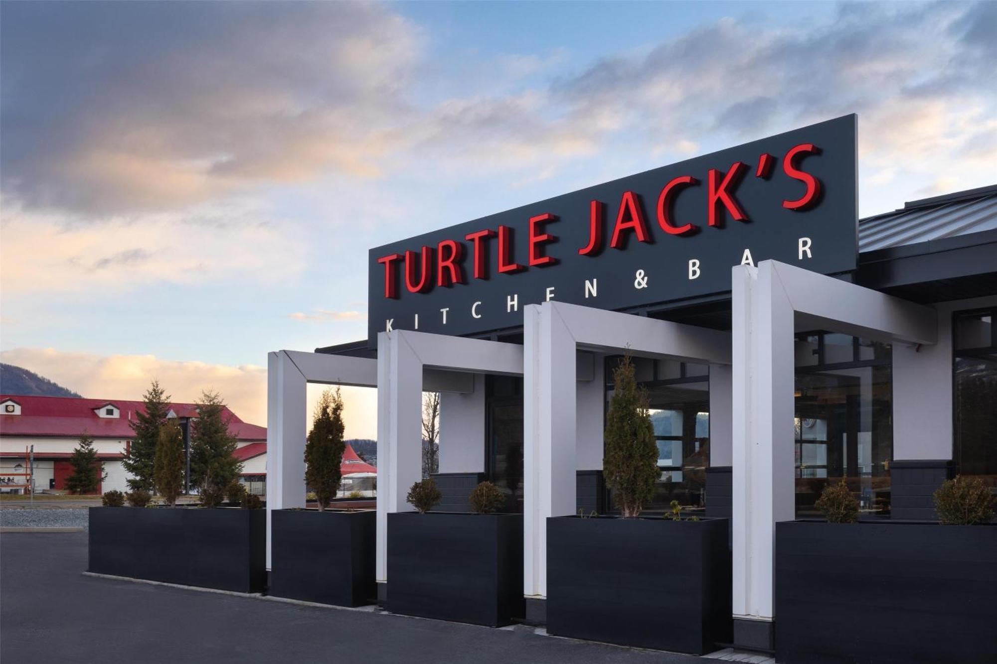 Doubletree By Hilton West Kelowna Exteriör bild