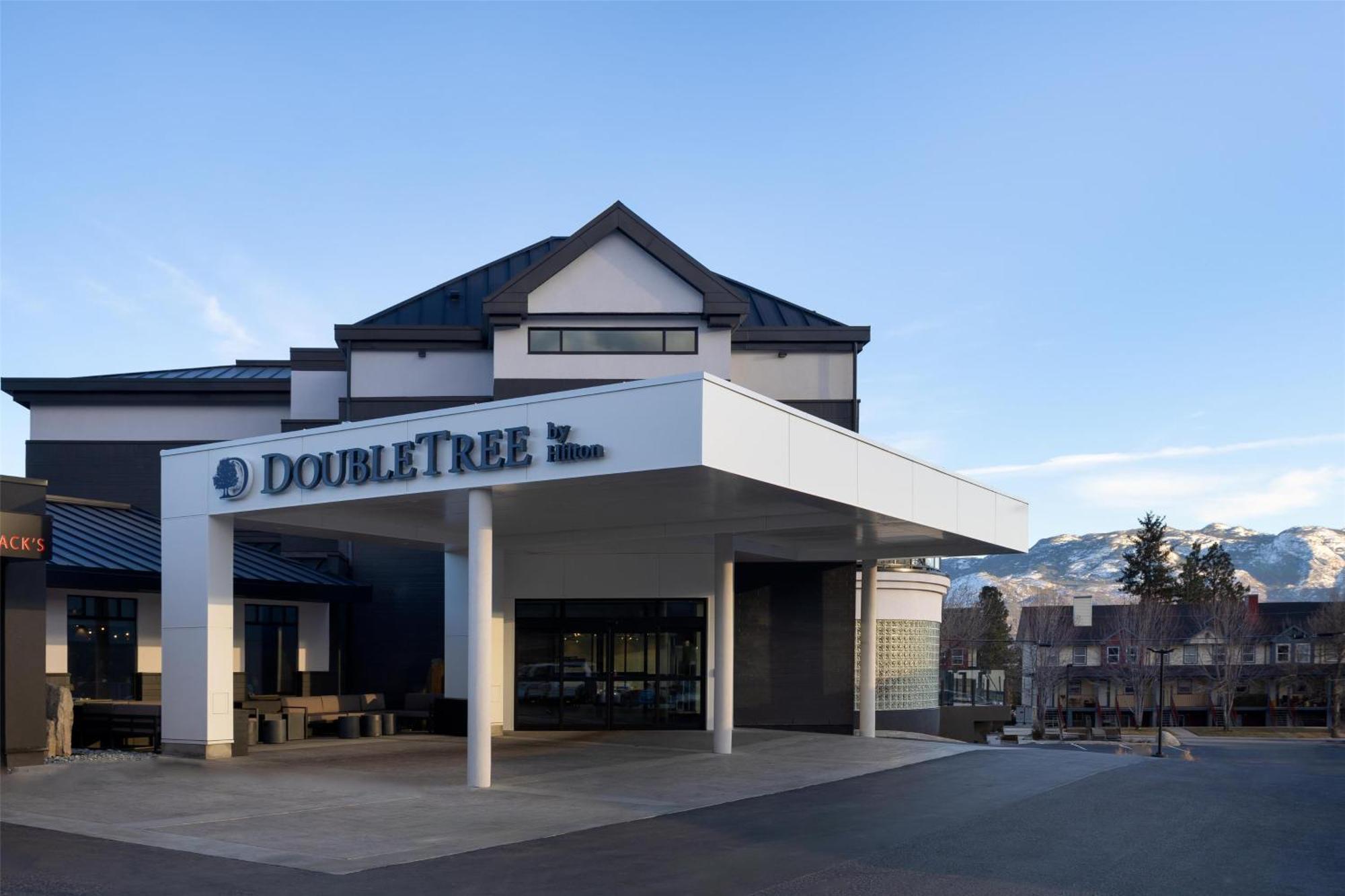 Doubletree By Hilton West Kelowna Exteriör bild