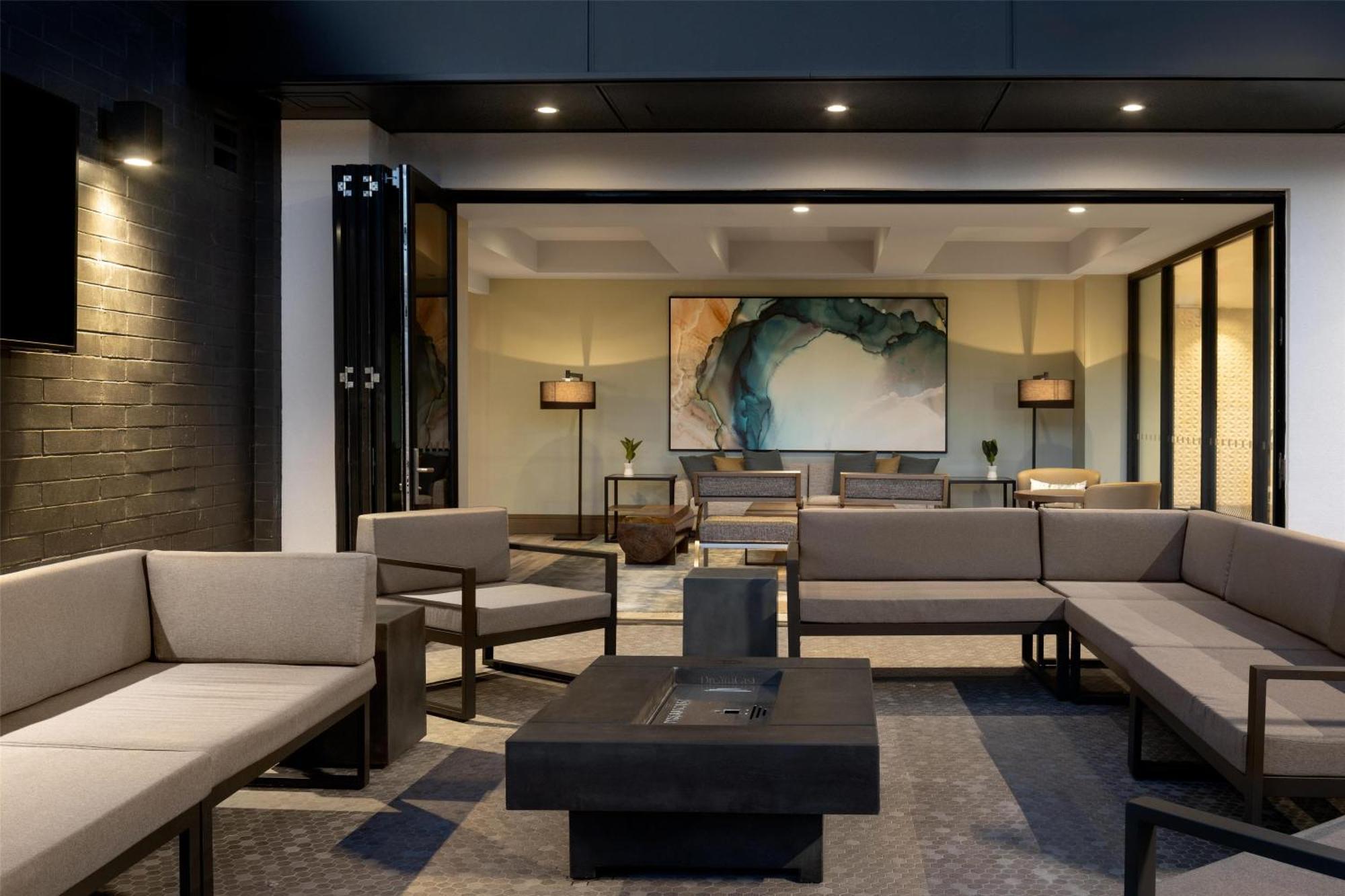 Doubletree By Hilton West Kelowna Exteriör bild