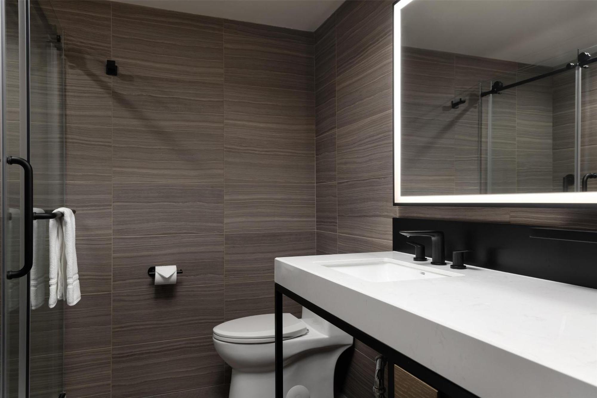 Doubletree By Hilton West Kelowna Exteriör bild