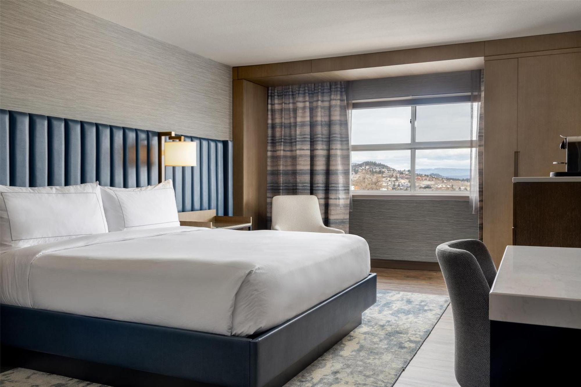 Doubletree By Hilton West Kelowna Exteriör bild