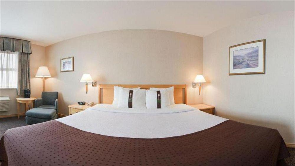 Doubletree By Hilton West Kelowna Exteriör bild
