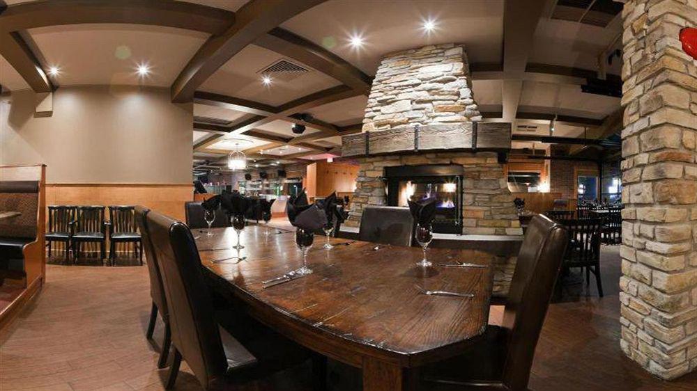 Doubletree By Hilton West Kelowna Exteriör bild